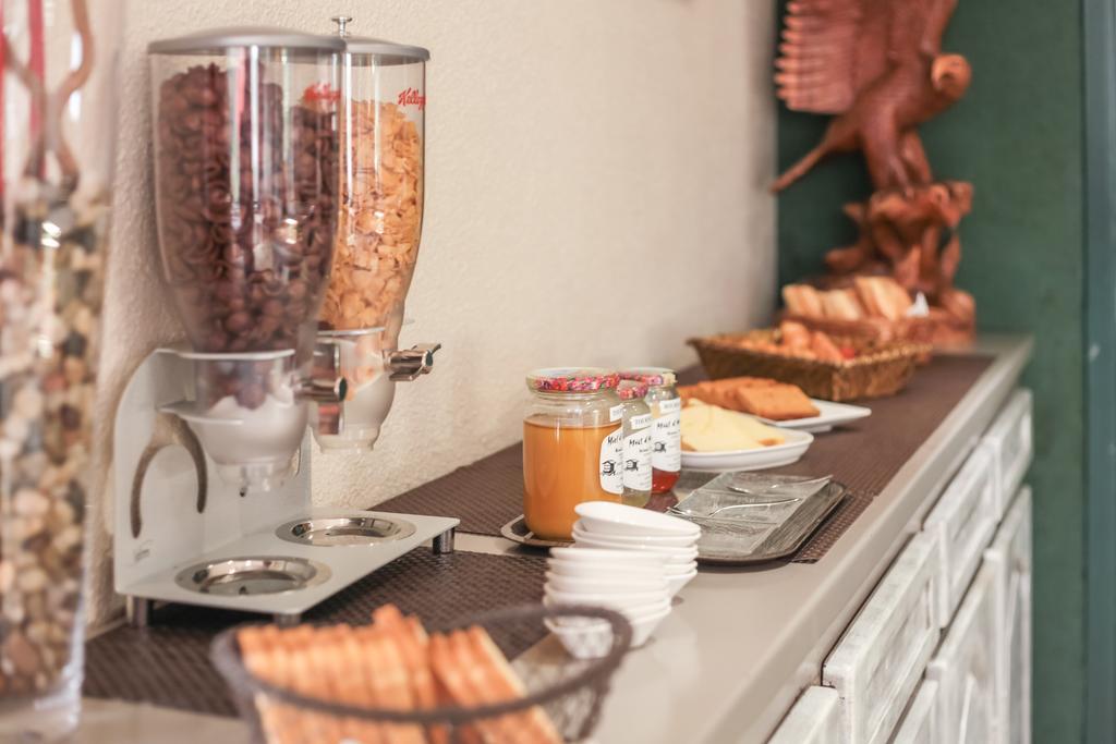 Logis Hotel Horus Restaurant Les Bruyeres Toulenne Kültér fotó