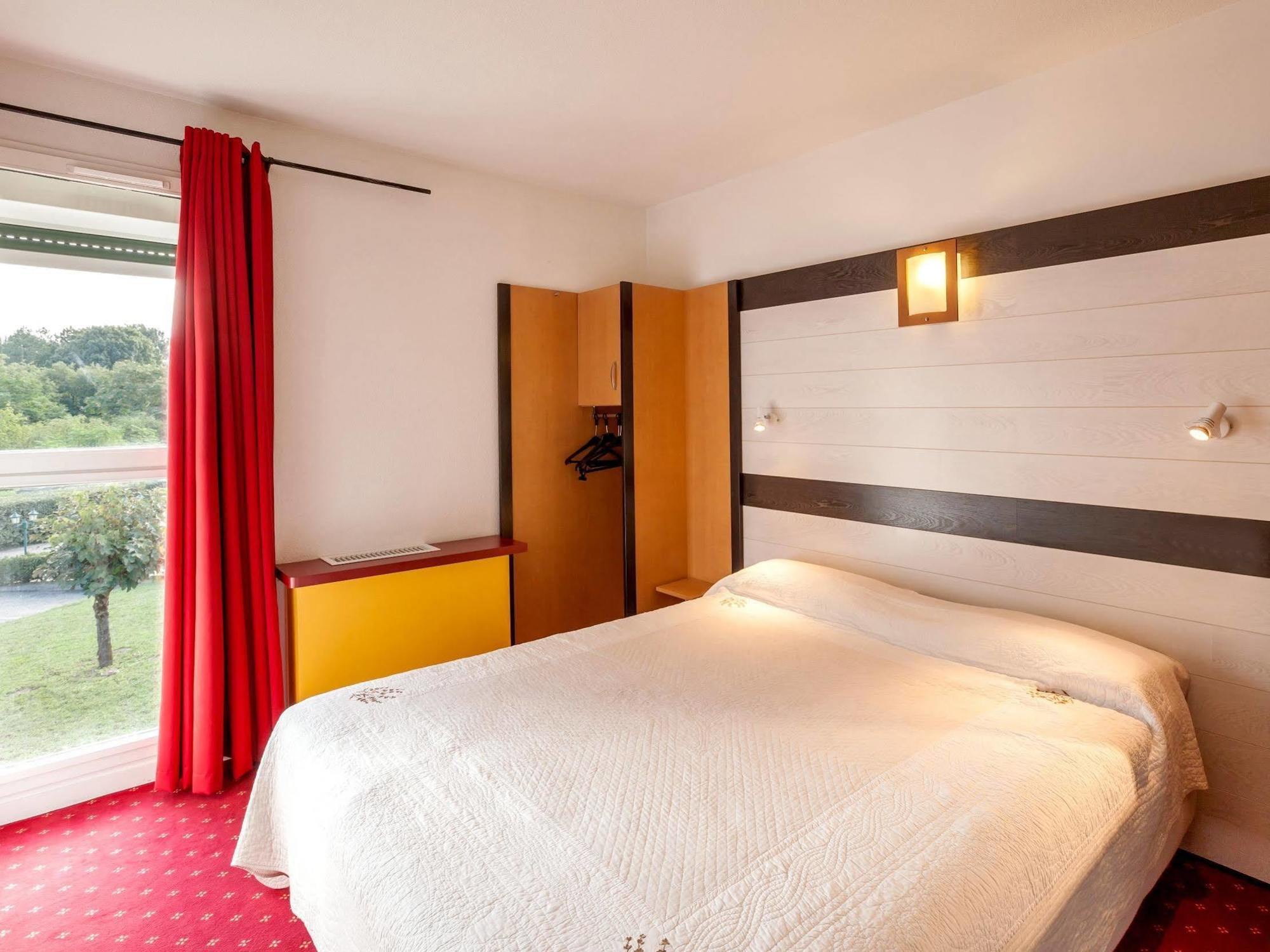 Logis Hotel Horus Restaurant Les Bruyeres Toulenne Kültér fotó