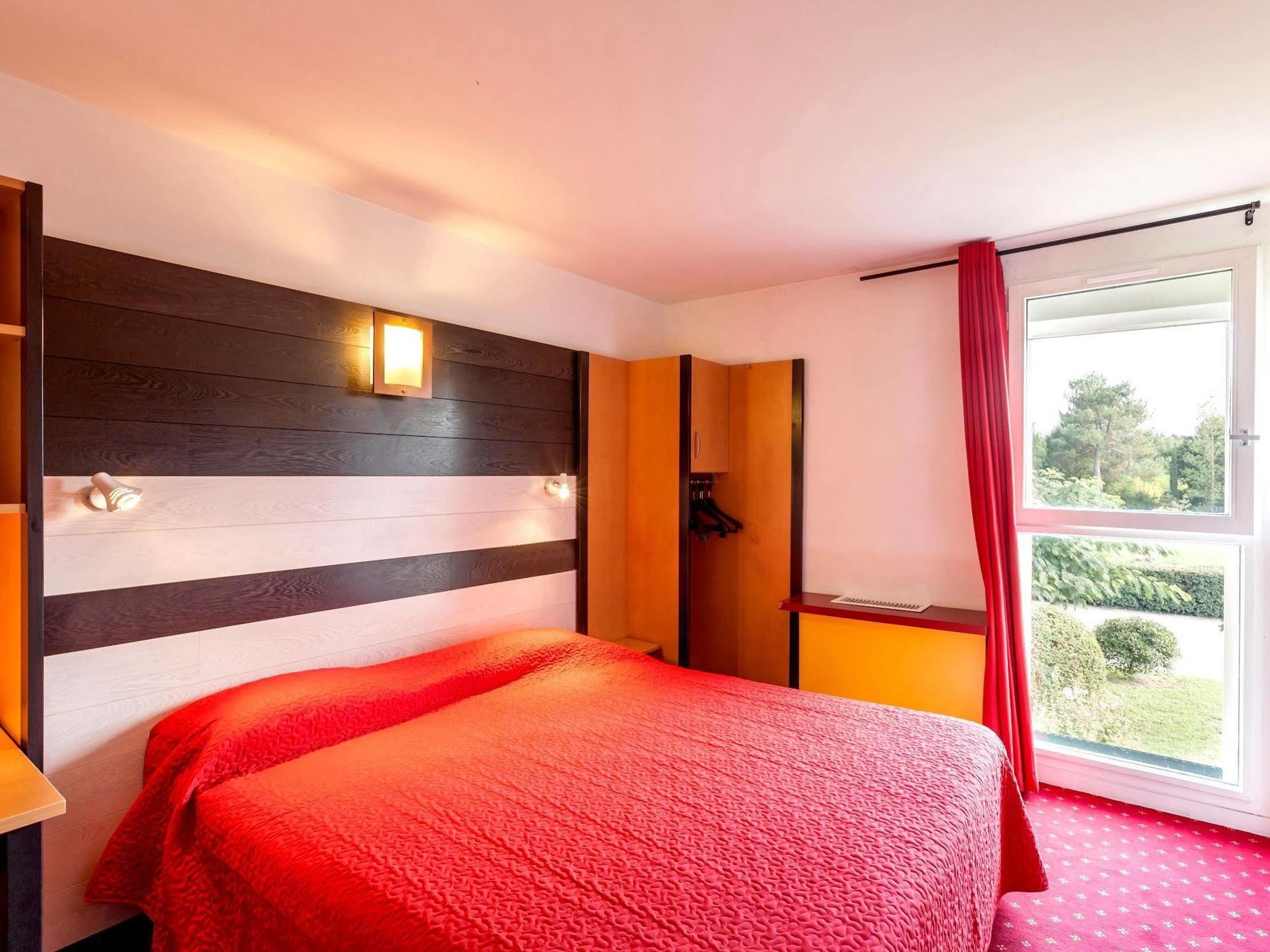 Logis Hotel Horus Restaurant Les Bruyeres Toulenne Kültér fotó
