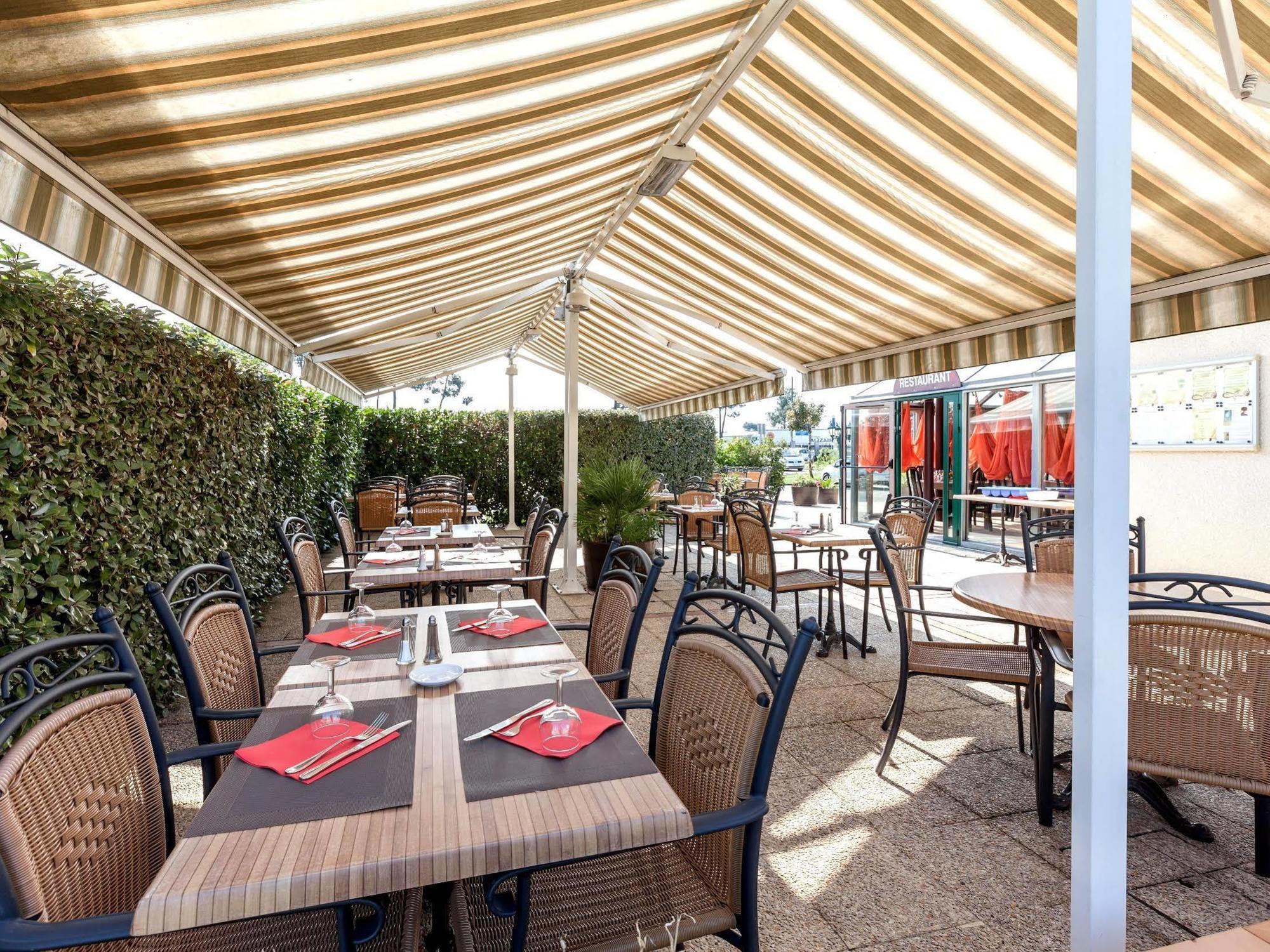 Logis Hotel Horus Restaurant Les Bruyeres Toulenne Kültér fotó