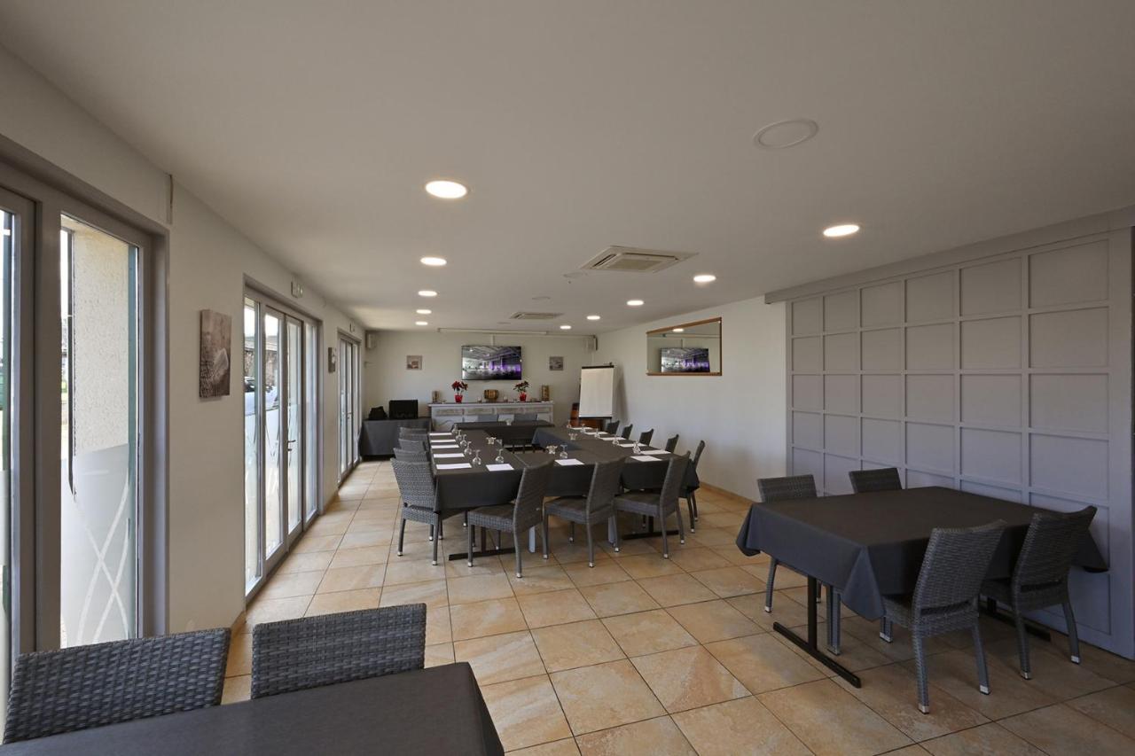 Logis Hotel Horus Restaurant Les Bruyeres Toulenne Kültér fotó